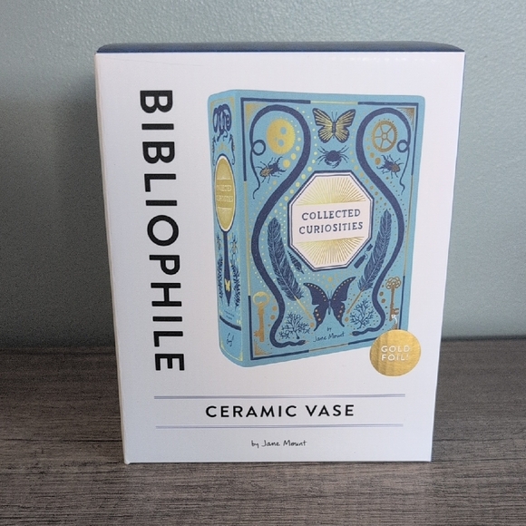 Book Vase Collected Curiosities In Box - Picture 2 of 5